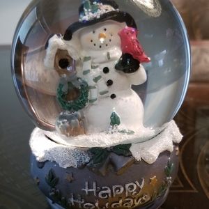Happy Holidays Snowman Snow Globe New without tags 5 inch